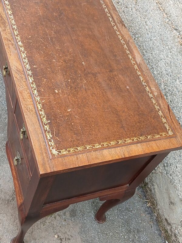 Bureau de type Chippendale en placage d'acajou