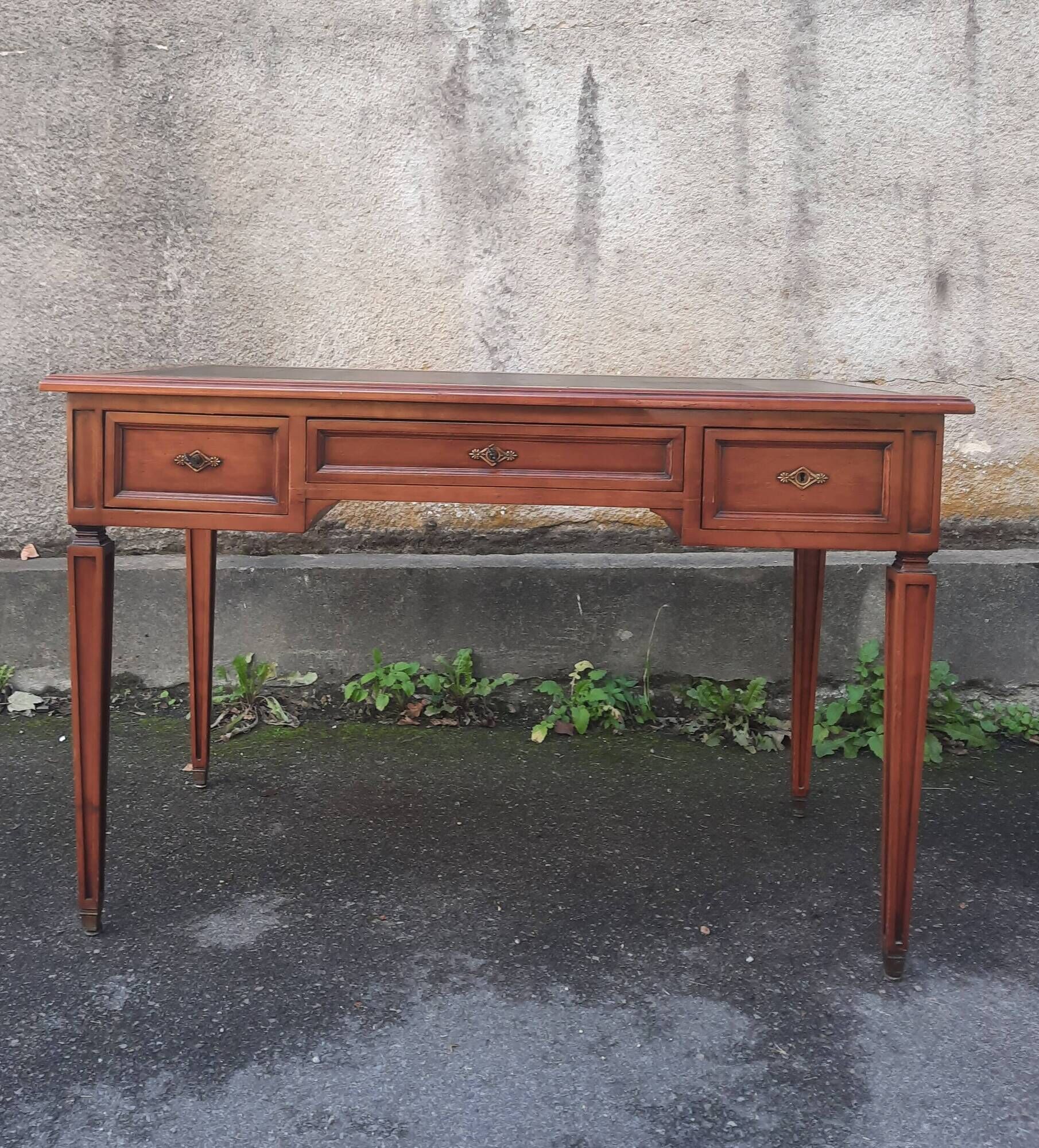 Cherry wood desk in Louis XVI style
