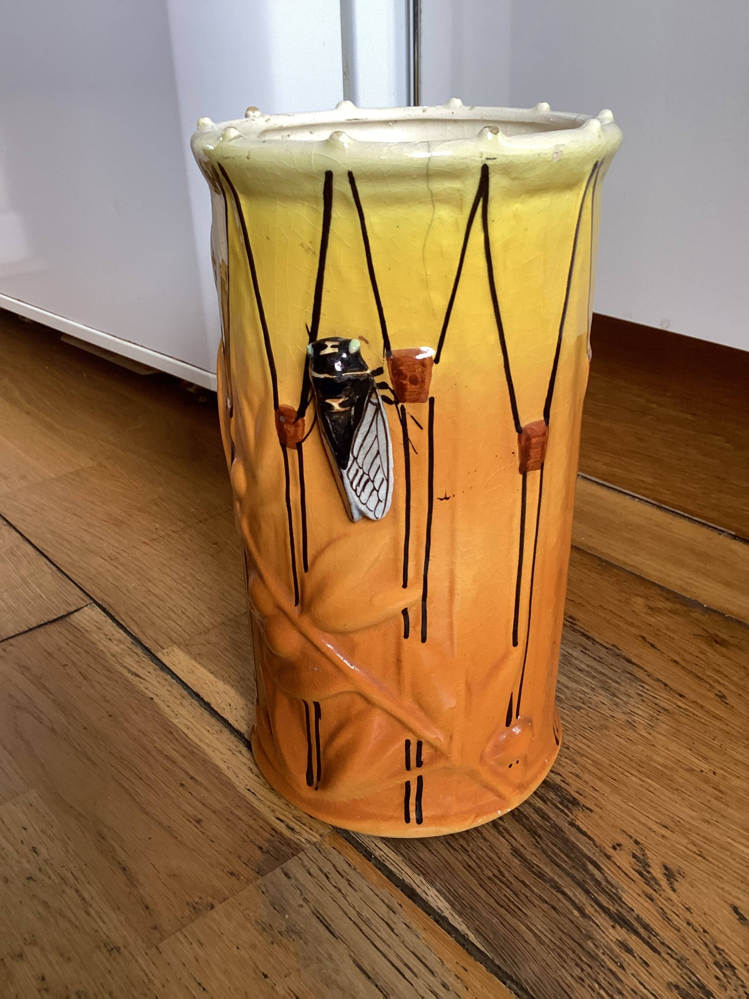 Vase Vallauris signed with cicada dimensions: height - 21.5 cm - diameter - 12 cm.