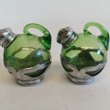 Lot composé d’un pot à lait, d’un ensemble sel/poivre et d’un sucrier