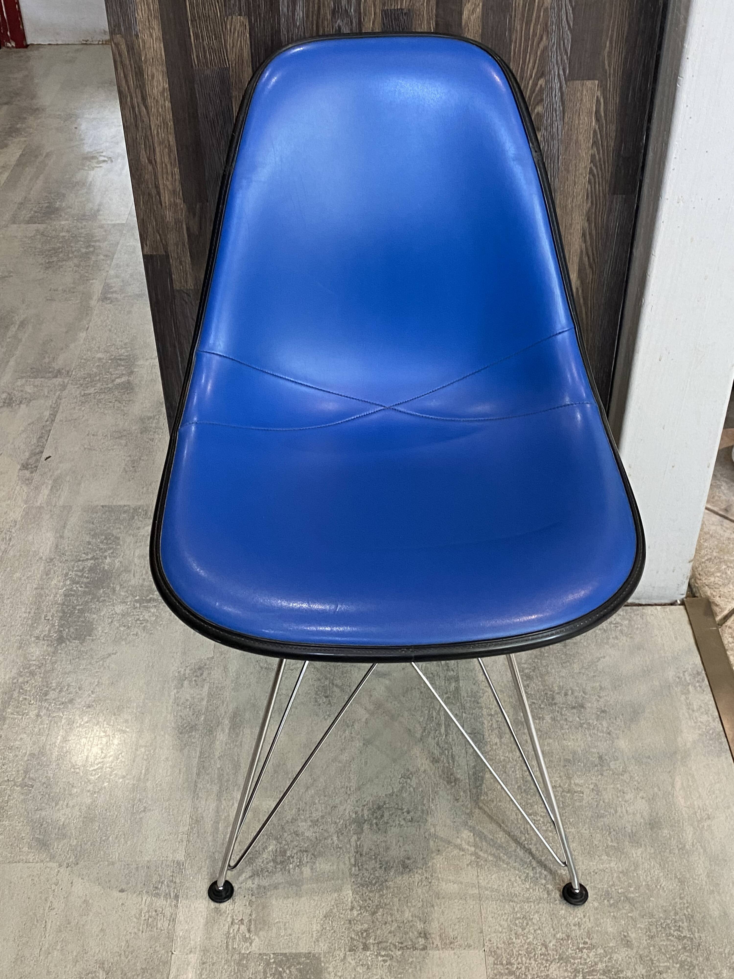 Eames Herman Miller DSR Eiffel blue skai vinyl fibreglass chair