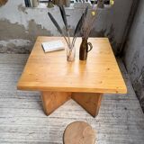 Table carrée moderniste en pin massif, années 50