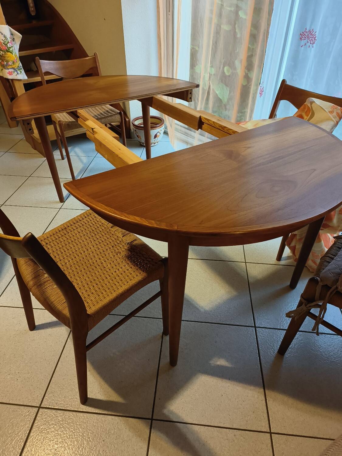 Set of 6 vintage Danish Scandinavian chairs