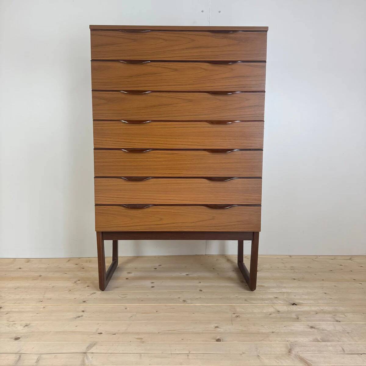 Commode mi-siècle, Royaume-Uni, années 60