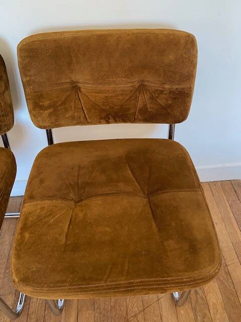 Chaises daim cognac Roche Bobois