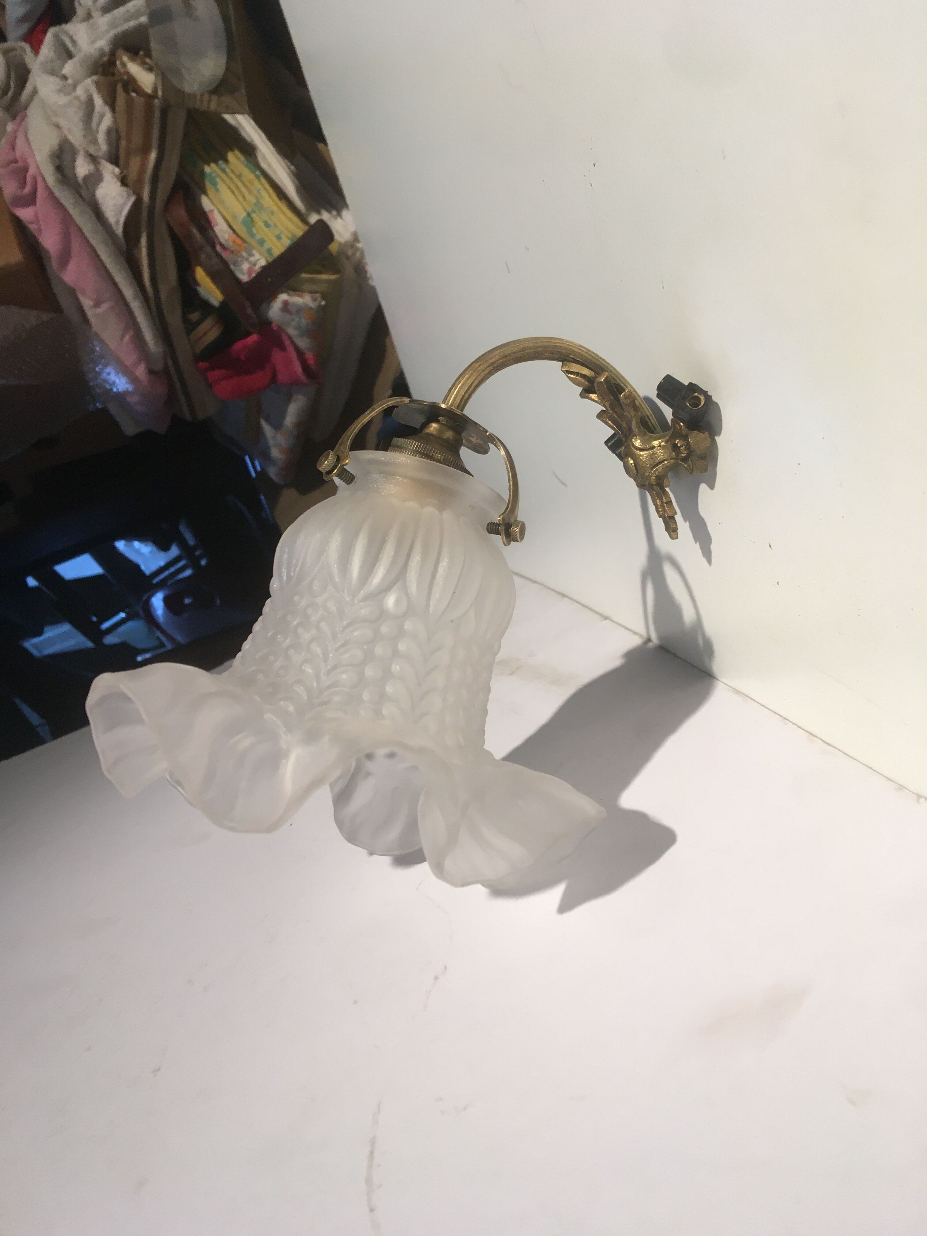 Brass Art Deco tulip sconce