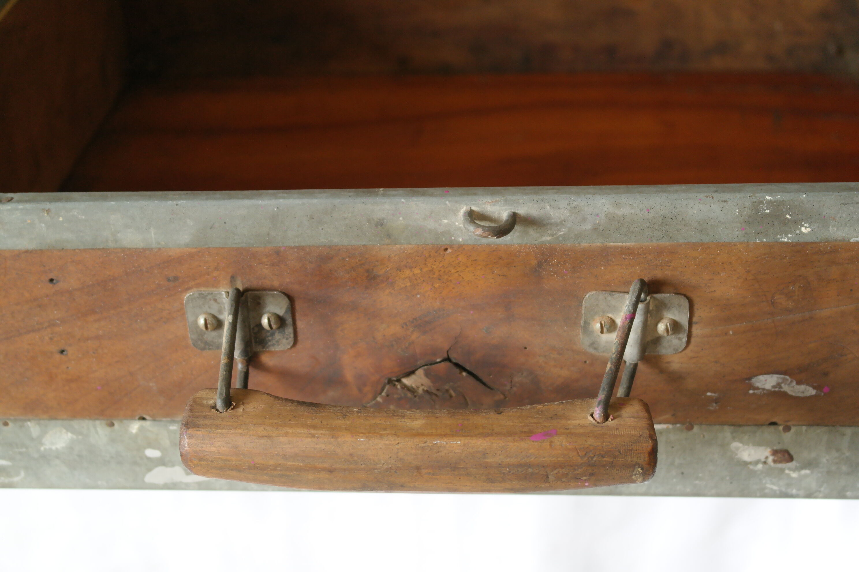 Painter's case in walnut and metal early XX