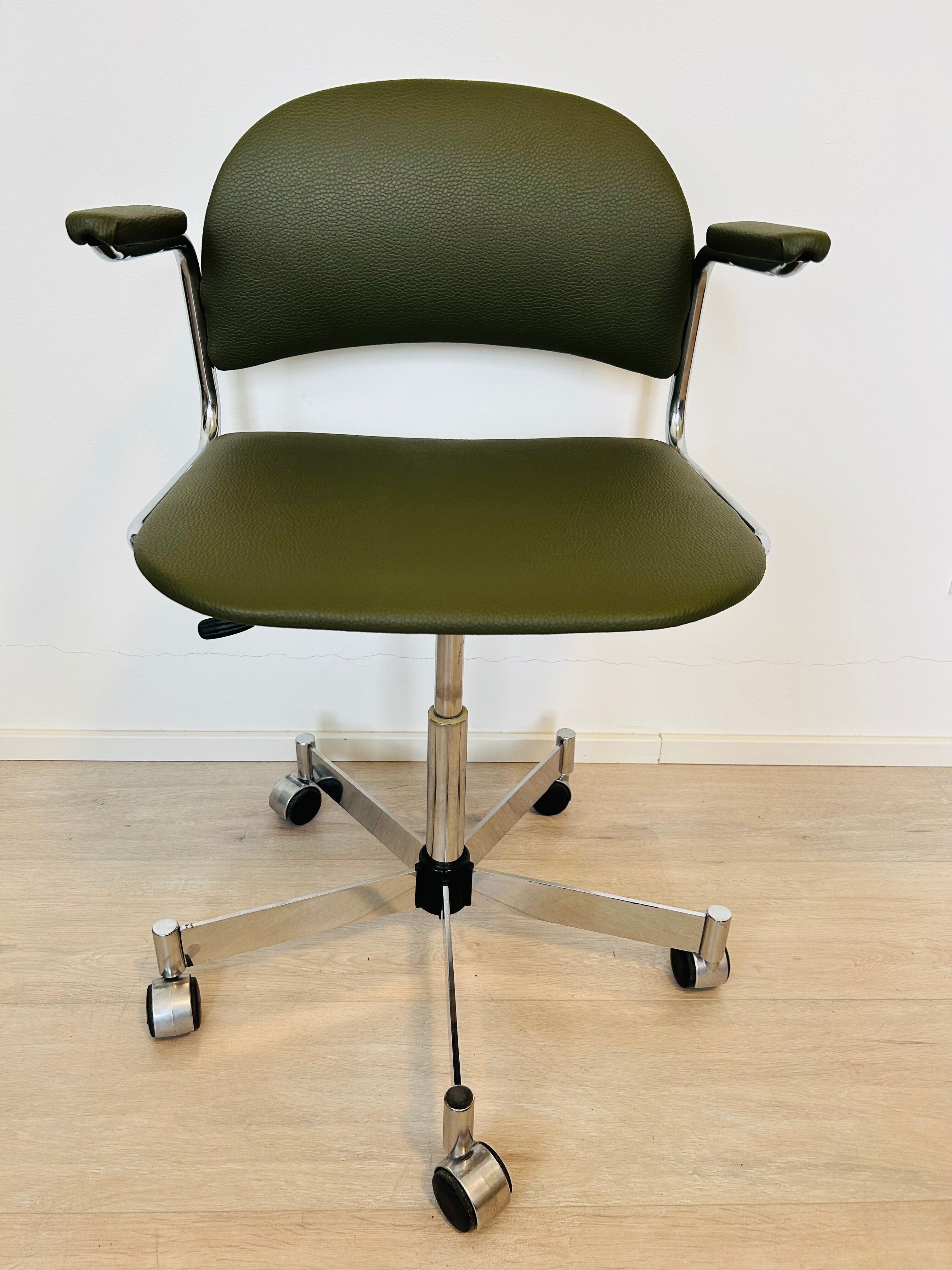 Fully Restored Kovona Office Des Chair by Kovona, Czechoslovakia 1980’s