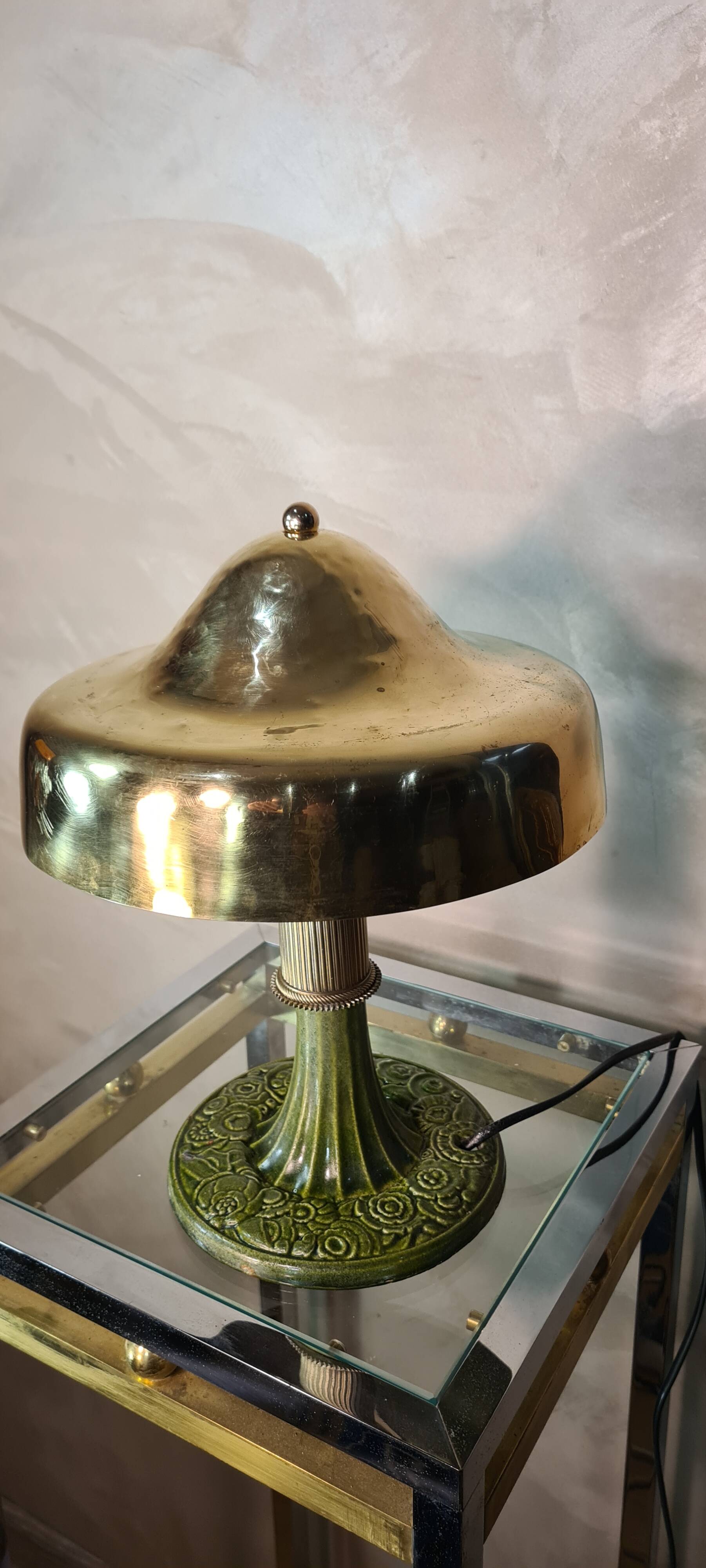 Varnished cast iron lamp and hammered brass lampshade 1920 art deco 32x23