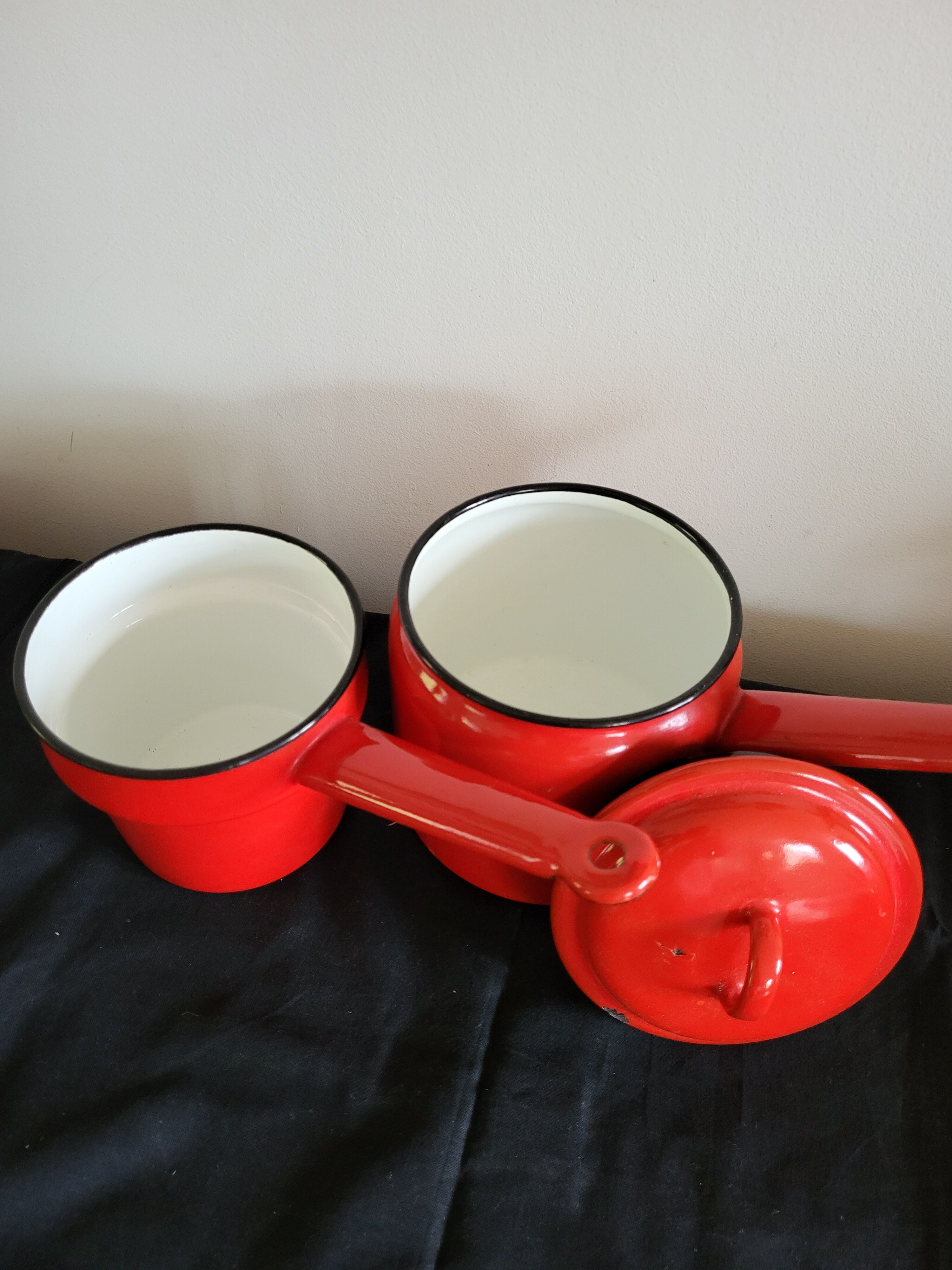 Red kettle in vintage email