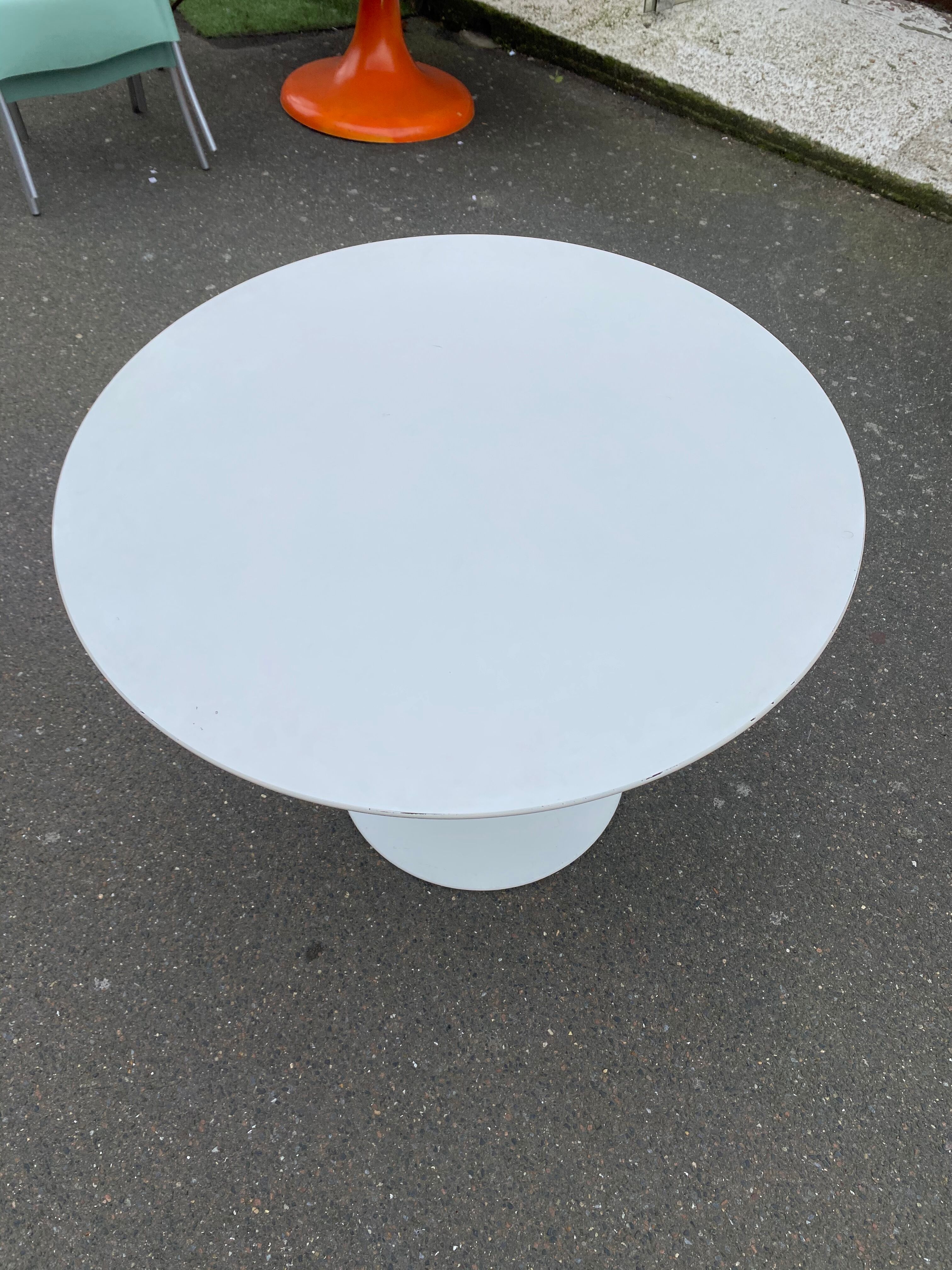 Table by Eero Saarinan for Knoll