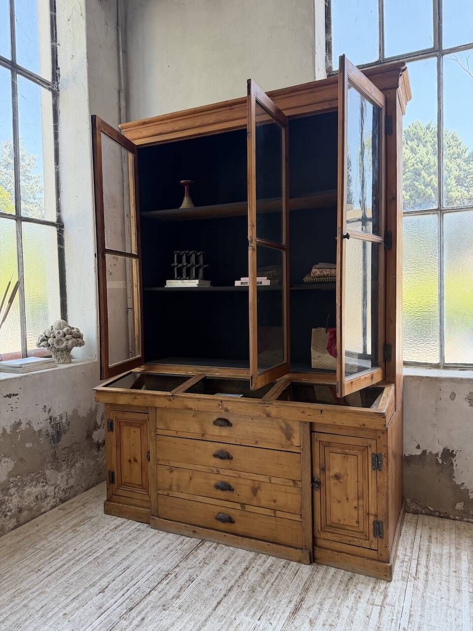 Library grocery Napoleon 19th century