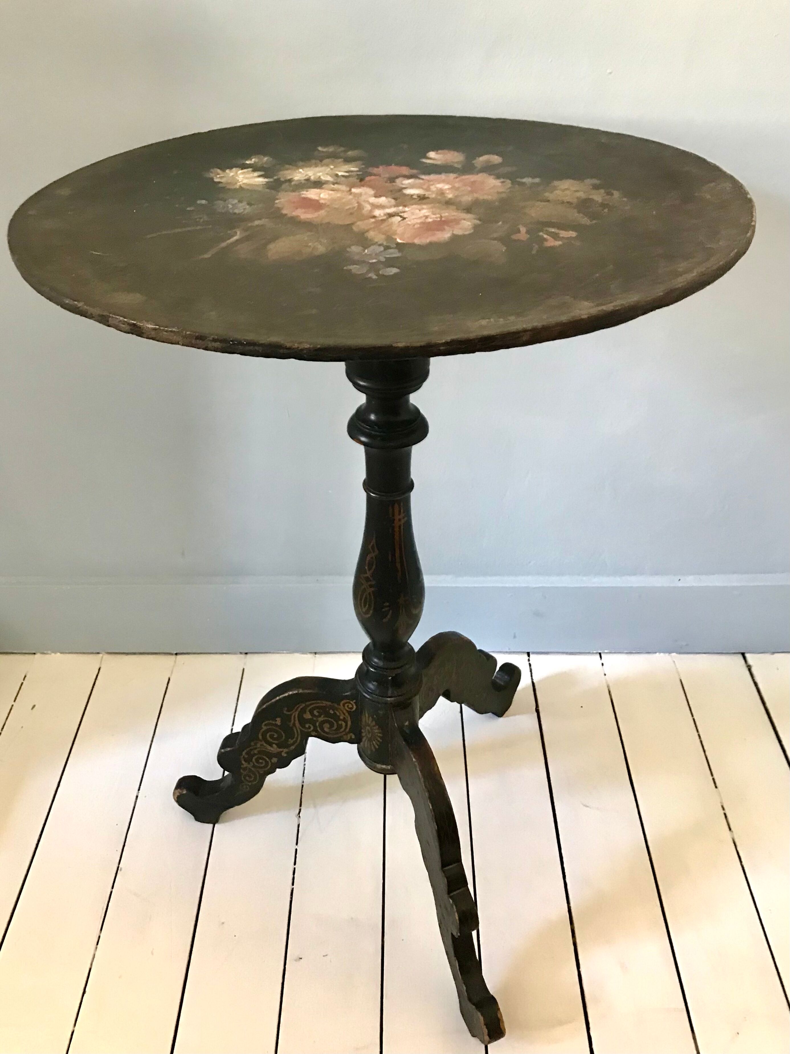 Napoleon III pedestal table