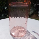 Pichet en verre rose