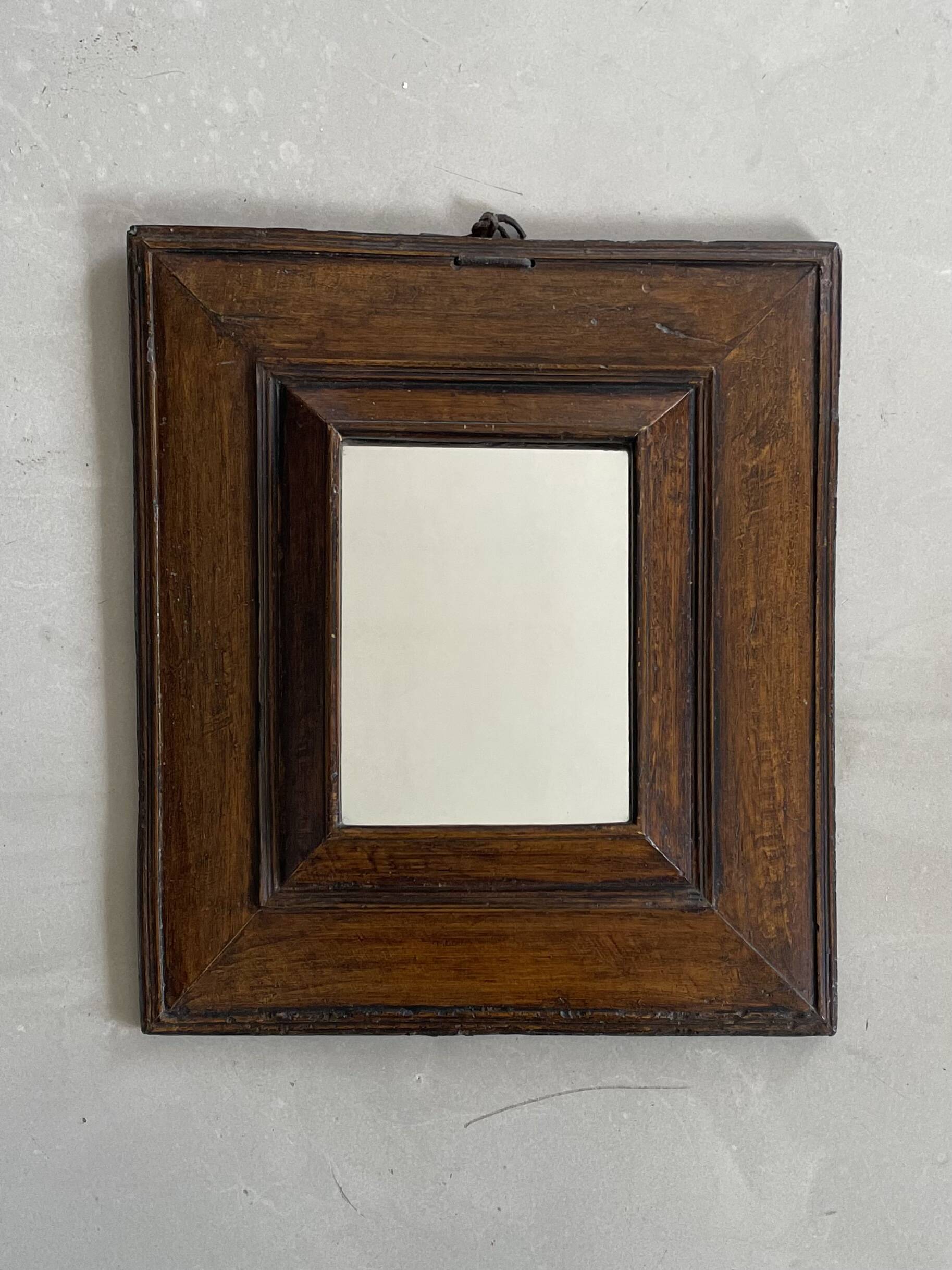 Mirror still old oak