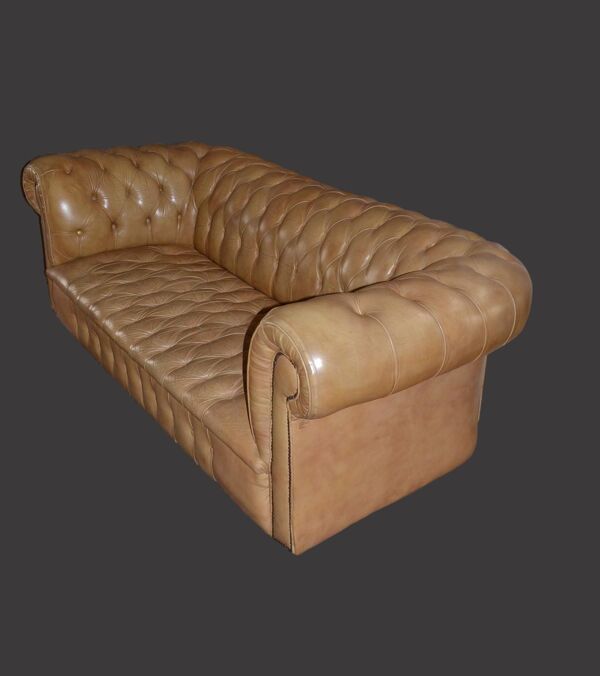 Canapé chesterfield, 3 places Angleterre, vers 1970