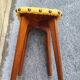 Petit tabouret en bois et tapisserie