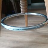 Industrial chair tripodeva screws