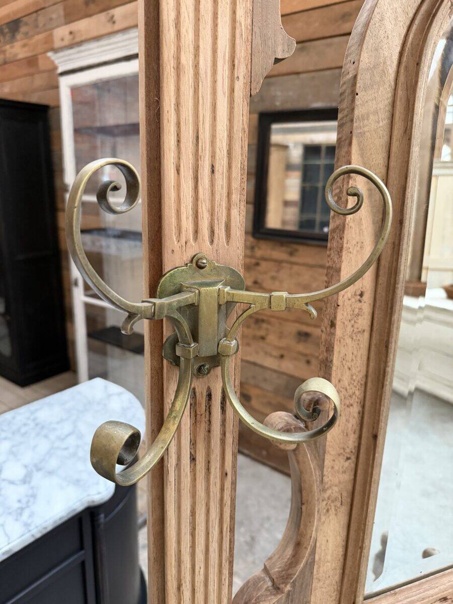Entrance hall wardrobe in walnut, late 19th century.