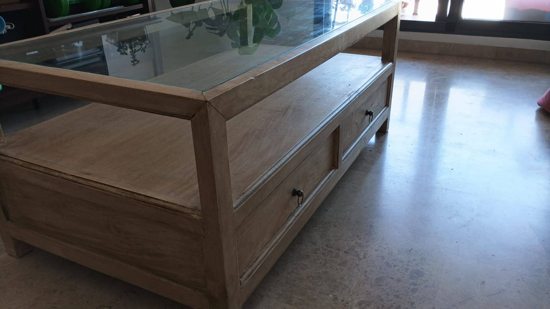Table basse en bois massif