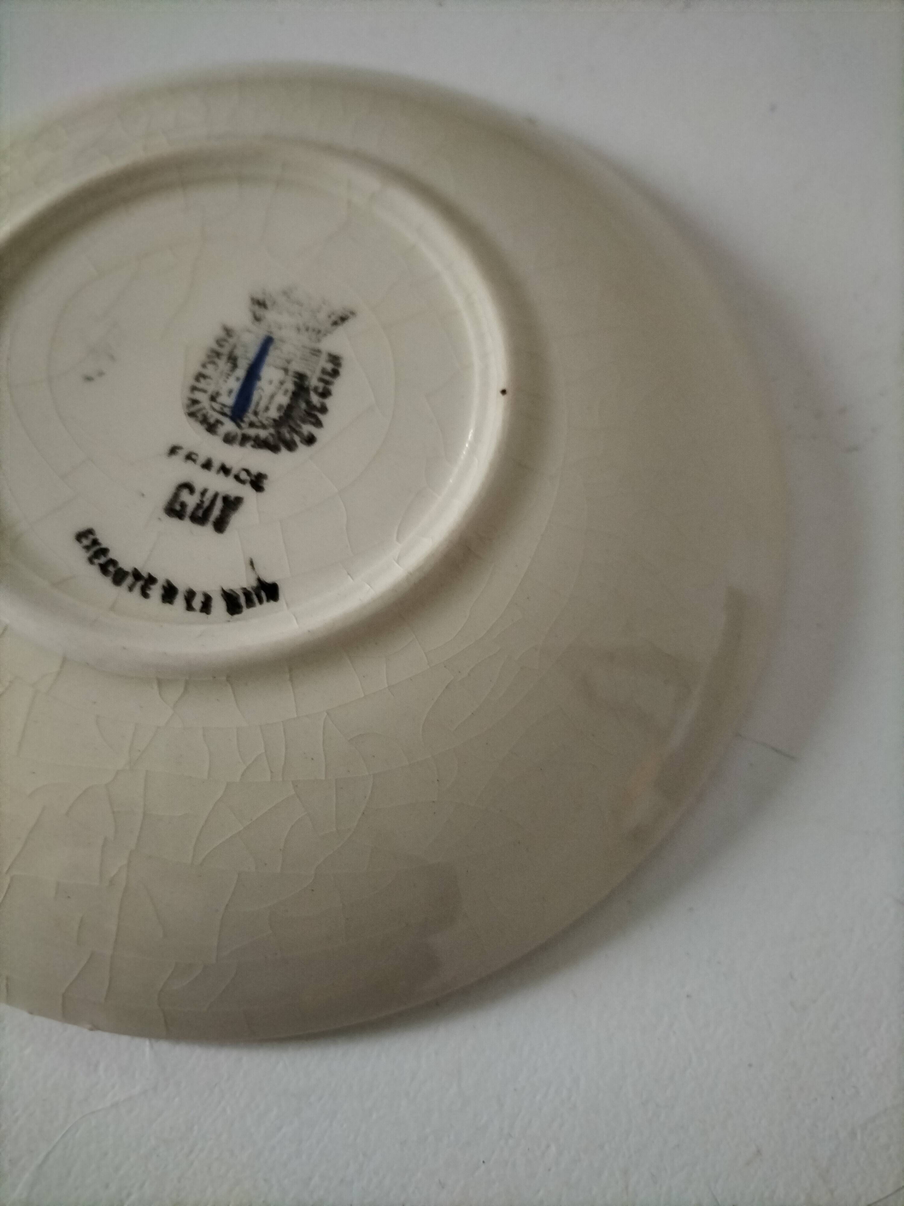 Rare assiette Gien modèle Guy – décor bleu peint à la main - fin 19ème