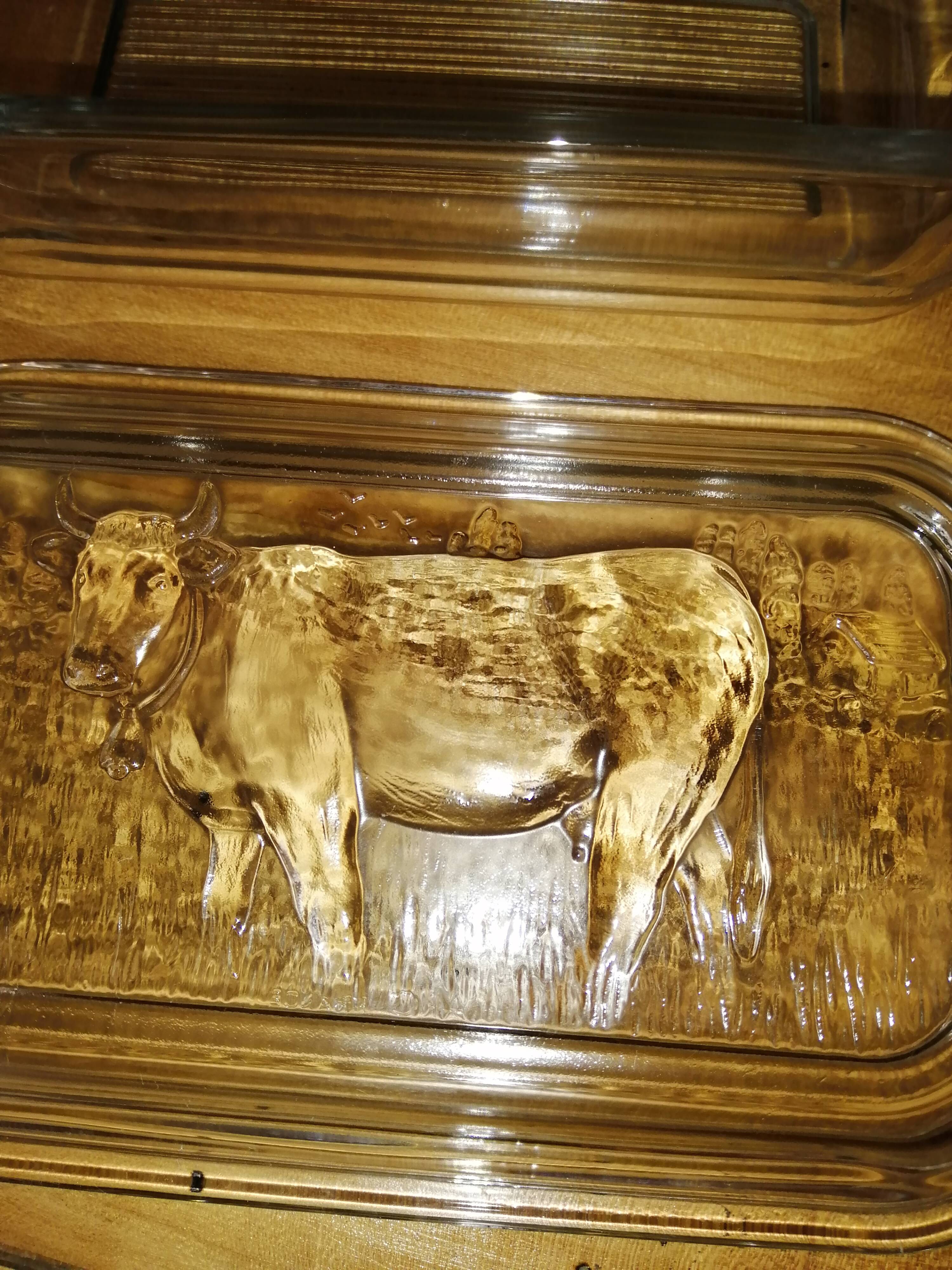 Cow motif beurrier