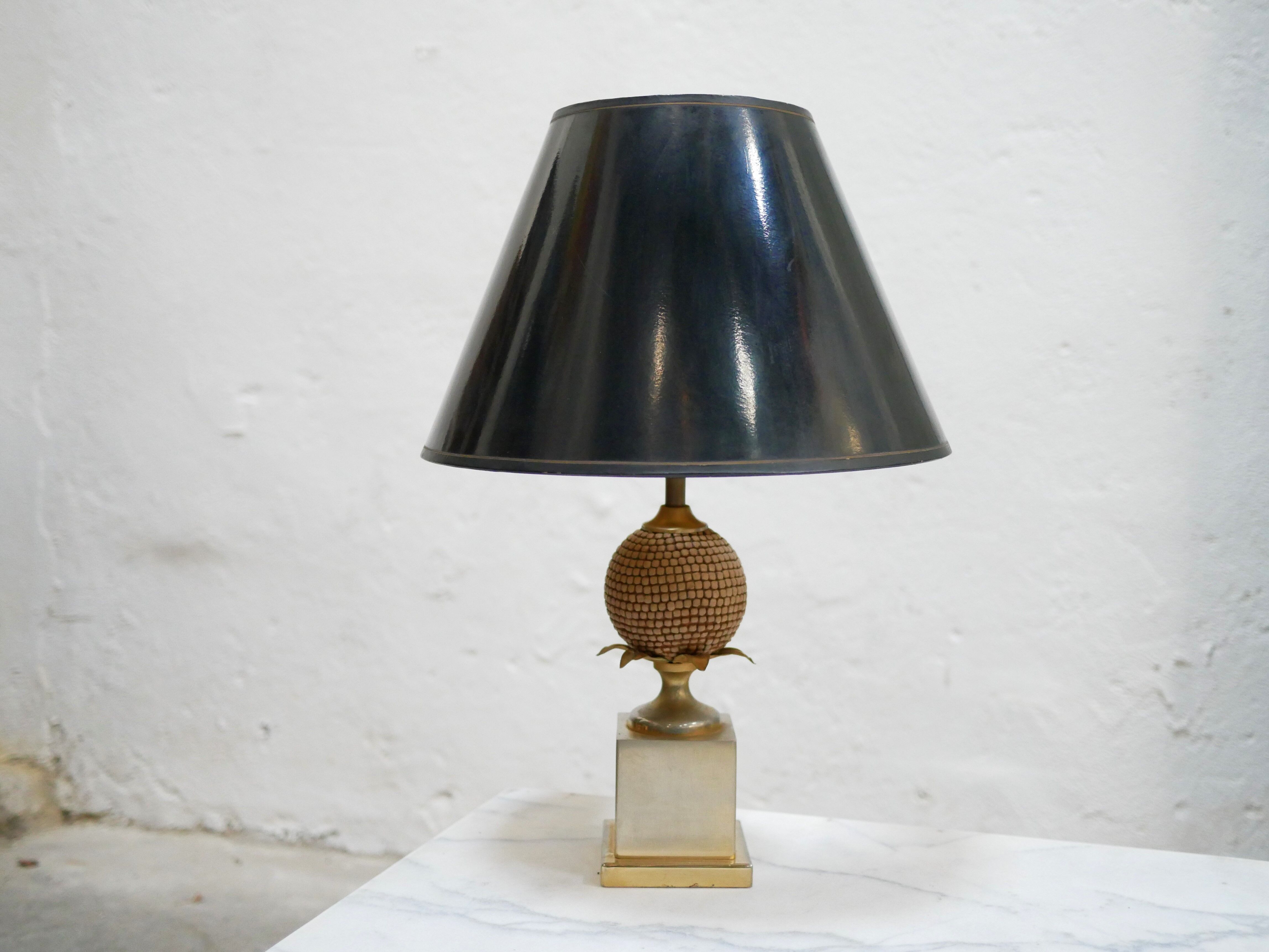 Vintage pineapple lamp
