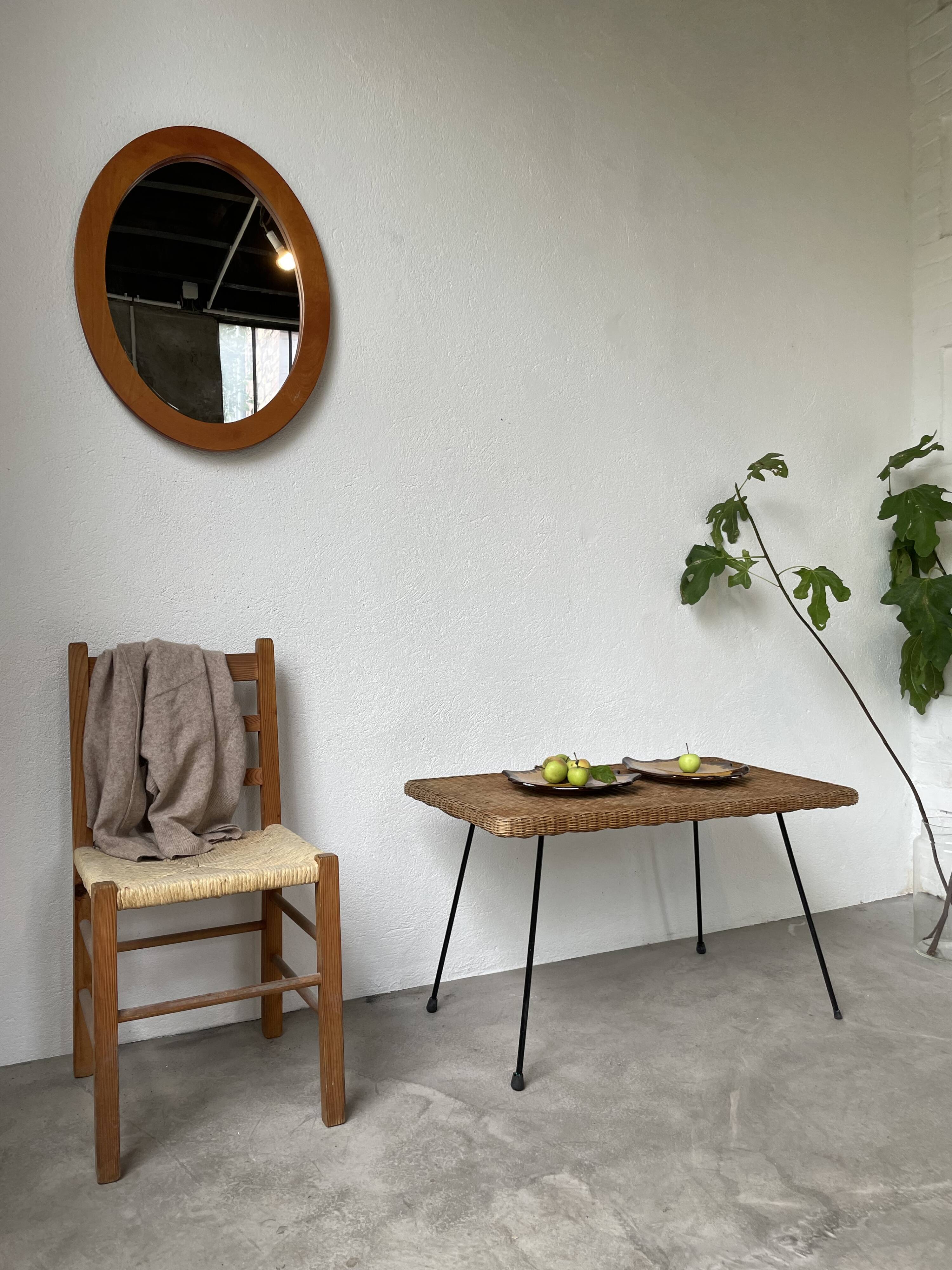 Table basse osier tressé et métal 1960