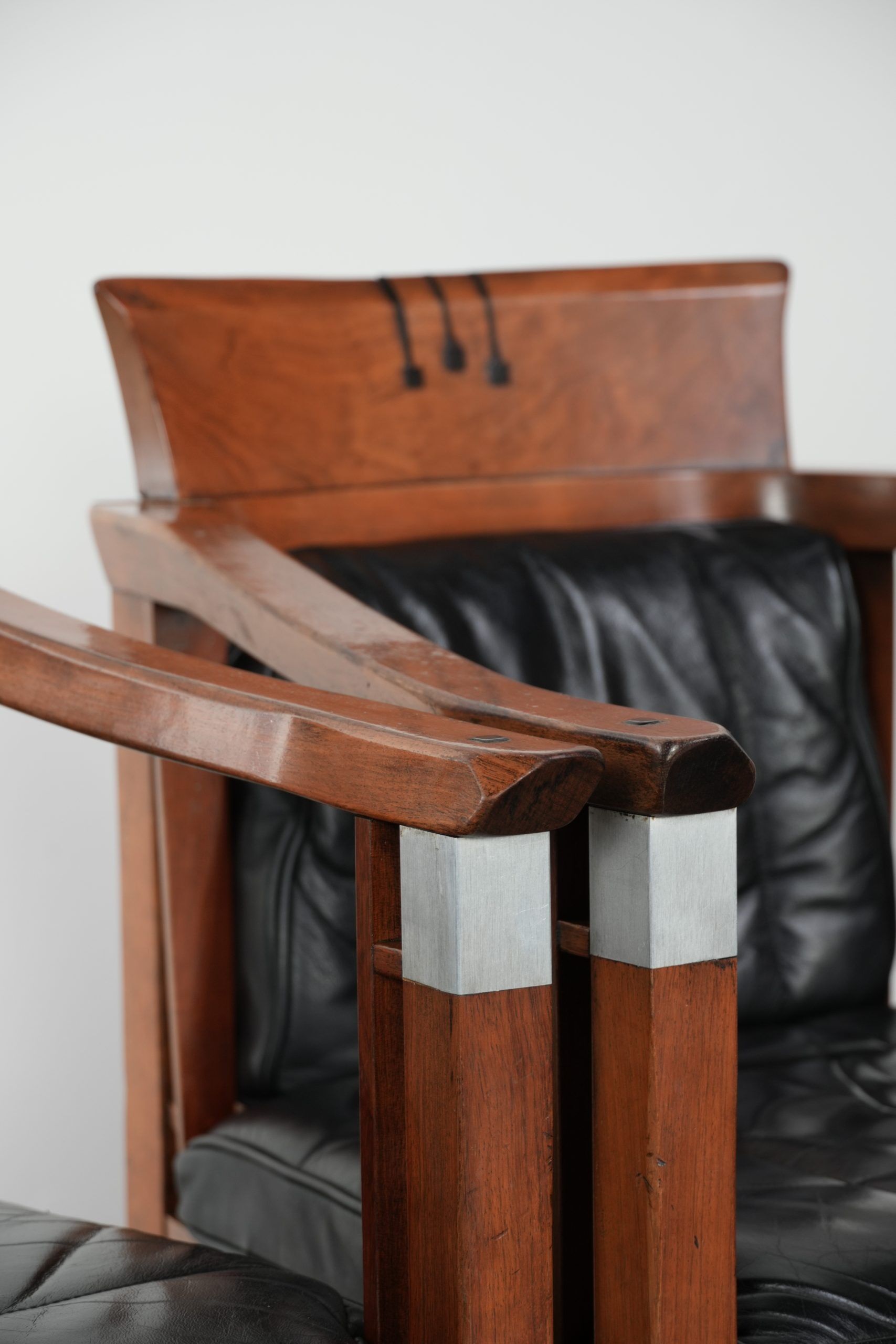 Black leather set of 4 Art Deco design dining chairs with armrests