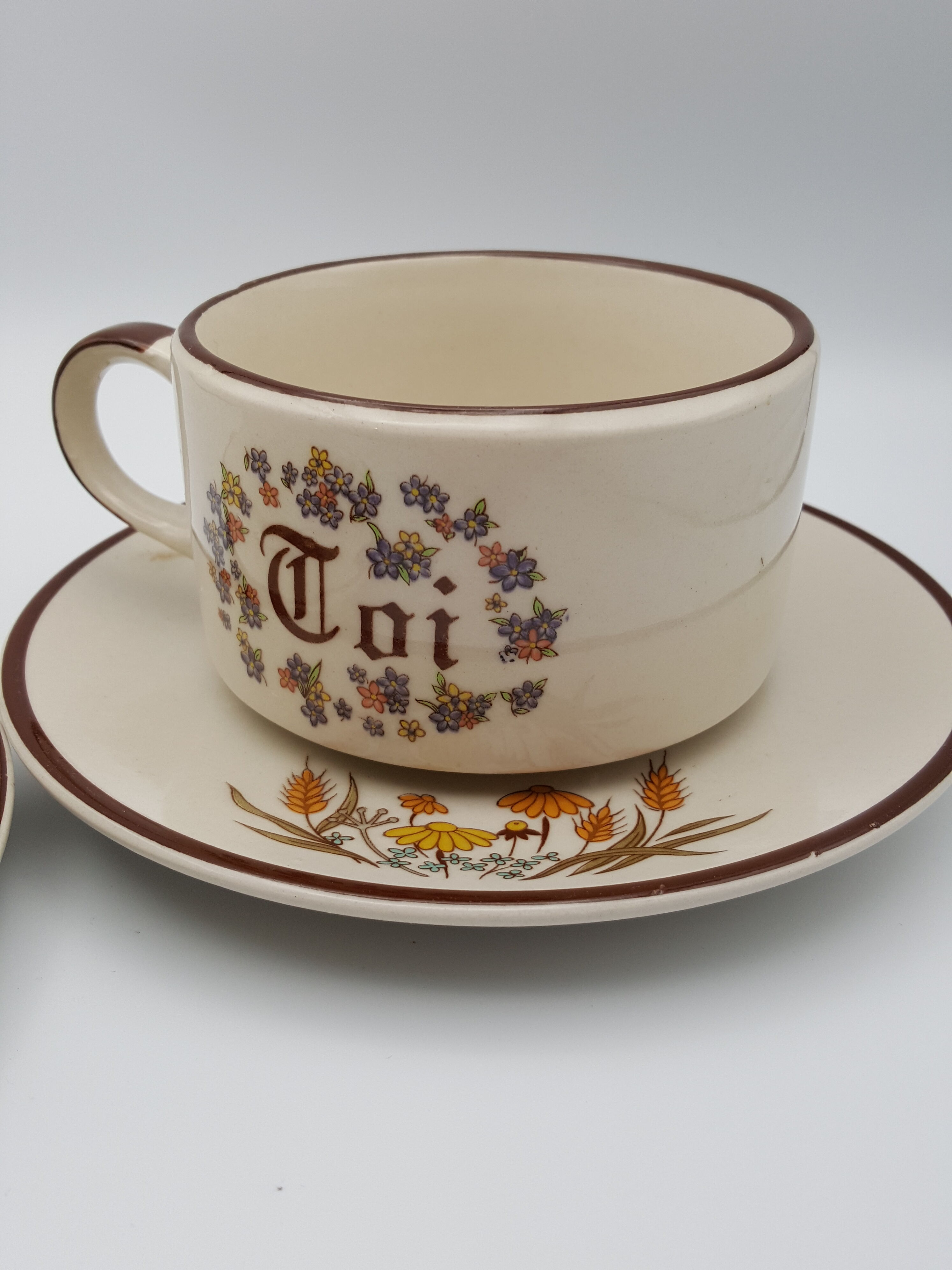 Head to head breakfast sandstone floral decoration you and me cup and saucer