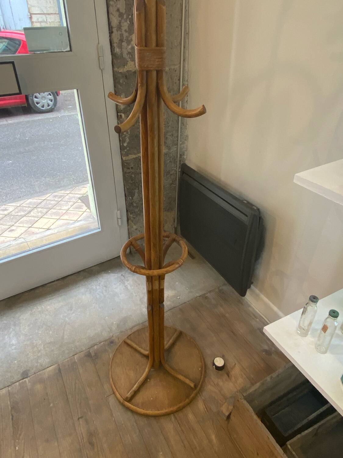 Rattan parrot coat rack