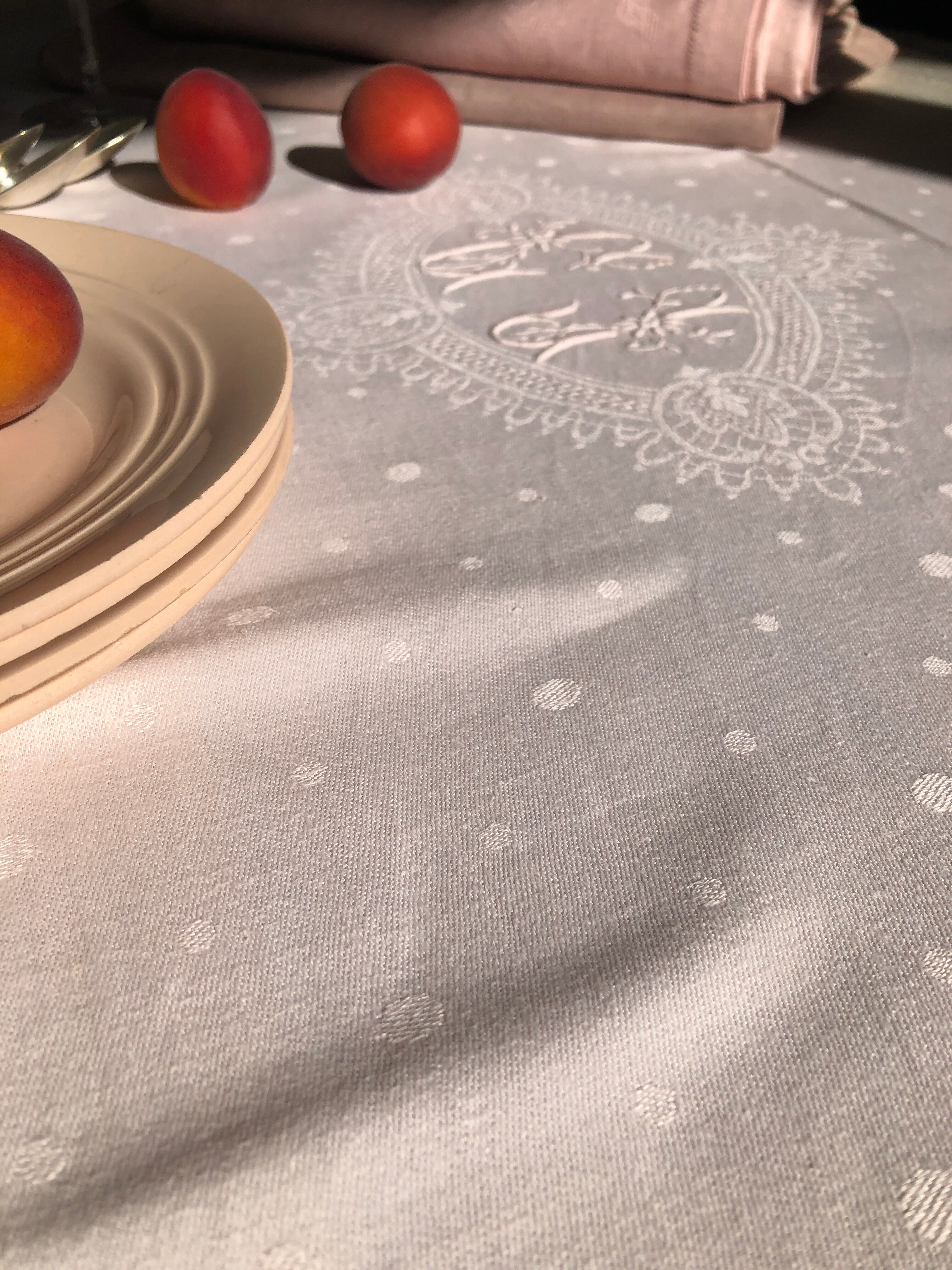 Nappe ancienne en damassée coton teintée en rose thé