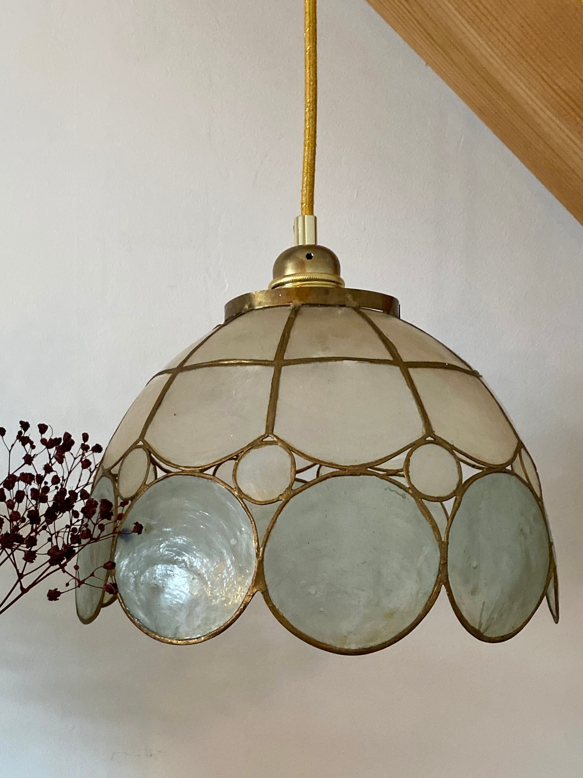 Vintage lampshade suspension in mother-of-pearl and brass