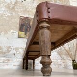 Bistro bench in imitation leather.