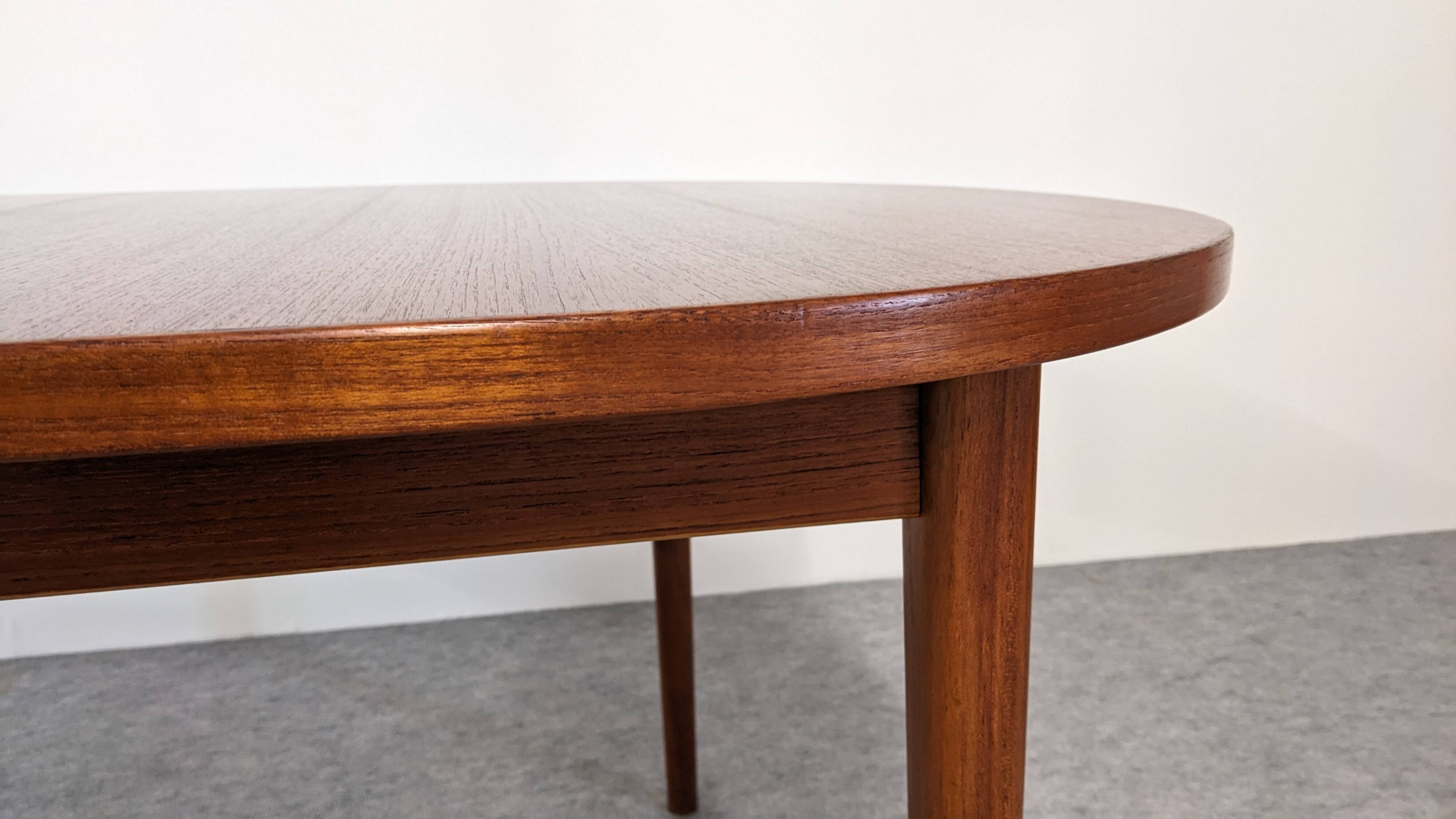 Oval extendable teak table by Nils Jonsson for Troeds 50s/60s