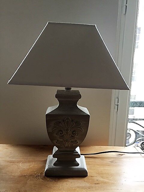 Shabby chic style wooden table lamp
