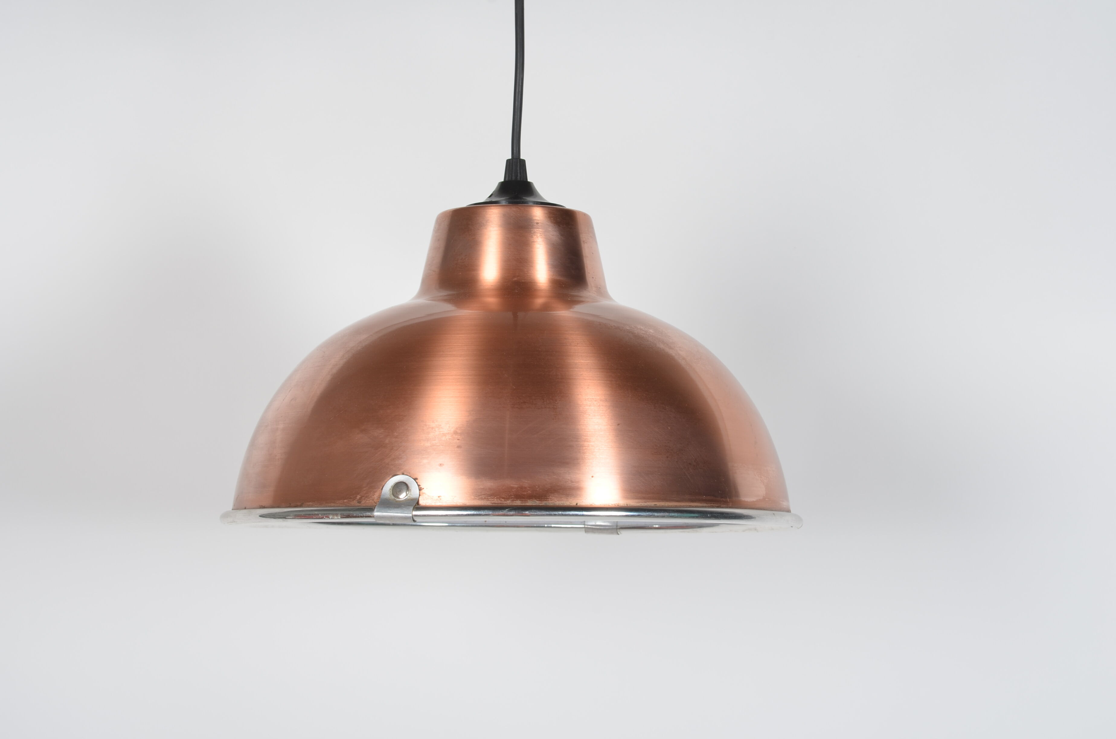 Pink copper aspect suspension