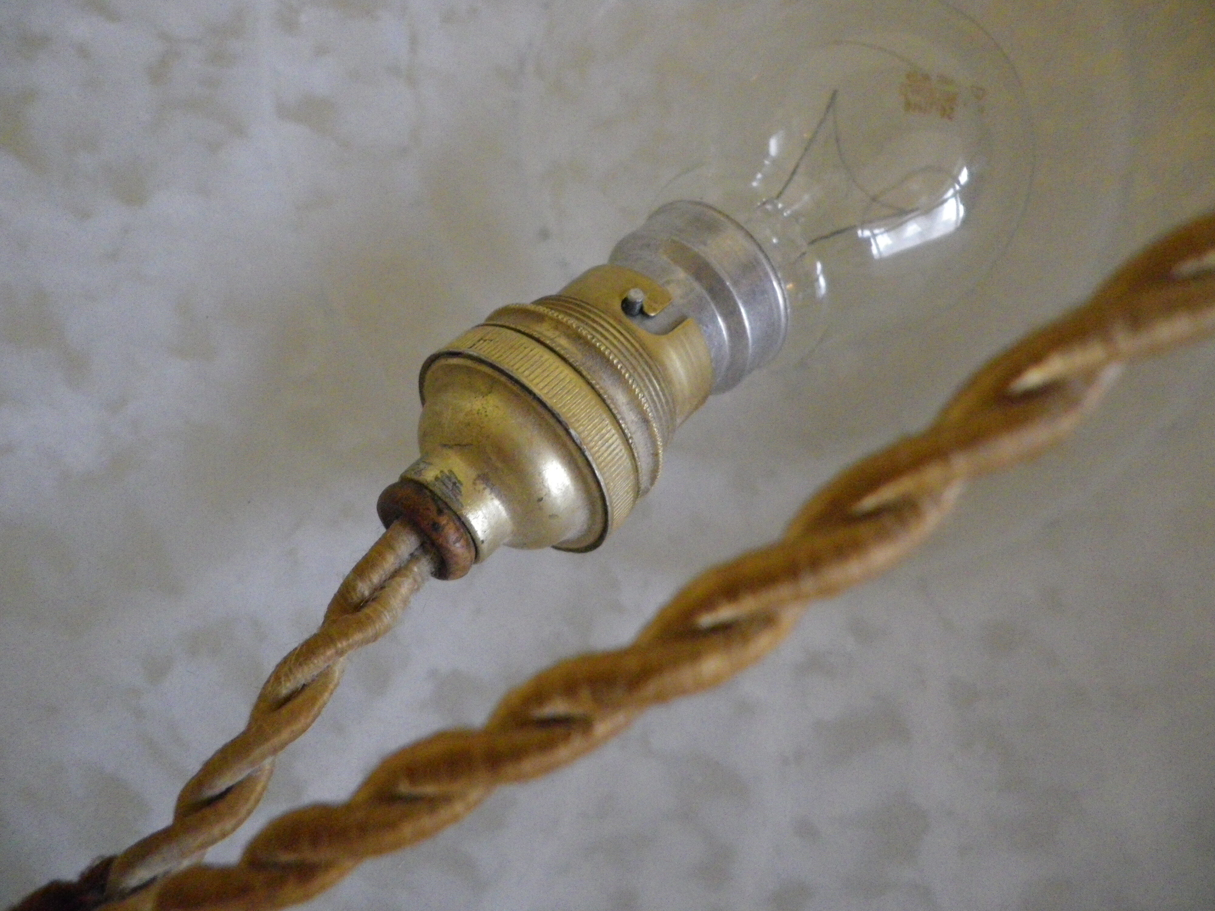 Suspension en opaline blanche  années 1940