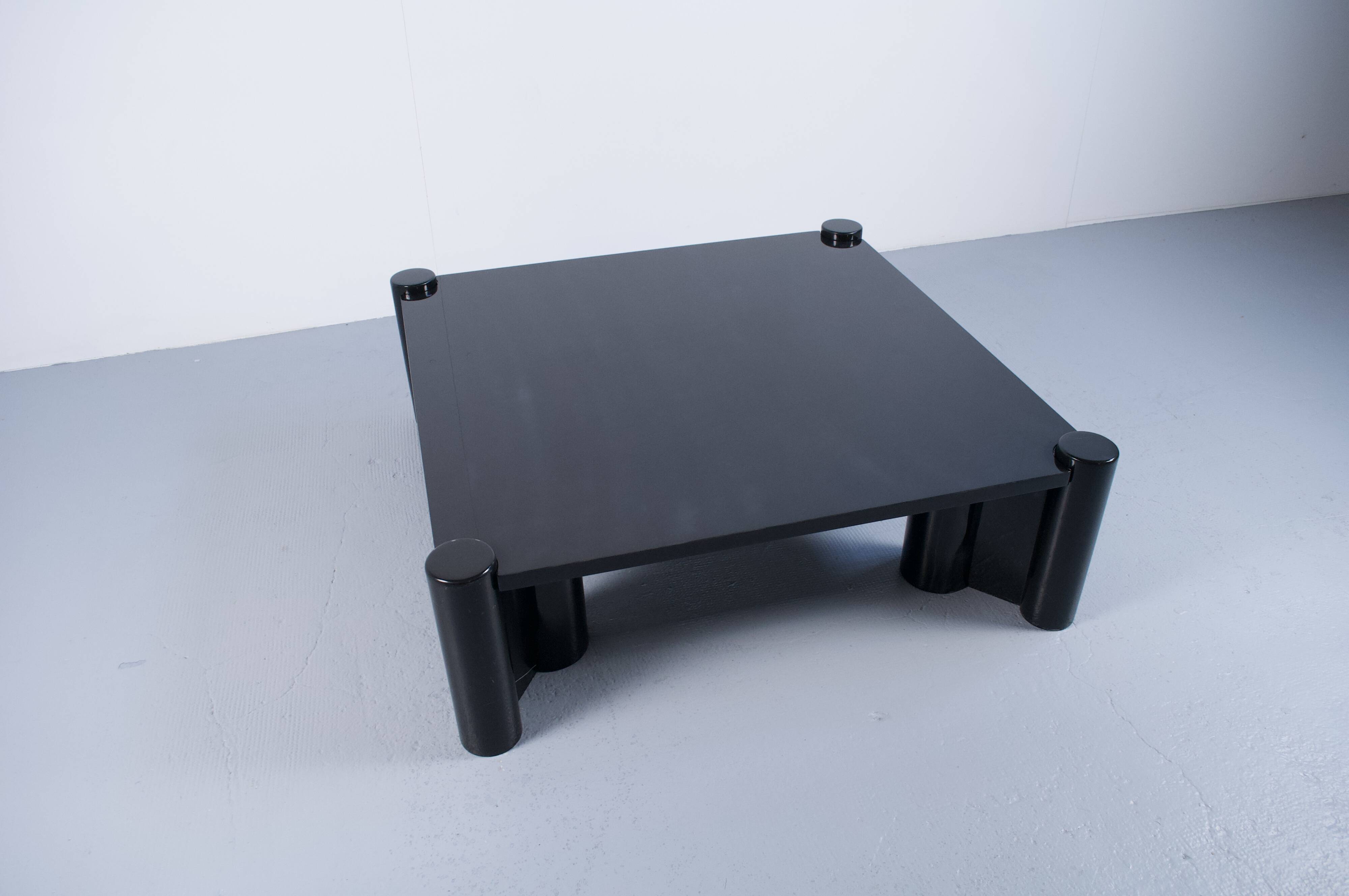 Jumbo marble coffee table by Gae Aulenti, 1960s, Knoll International, publisher