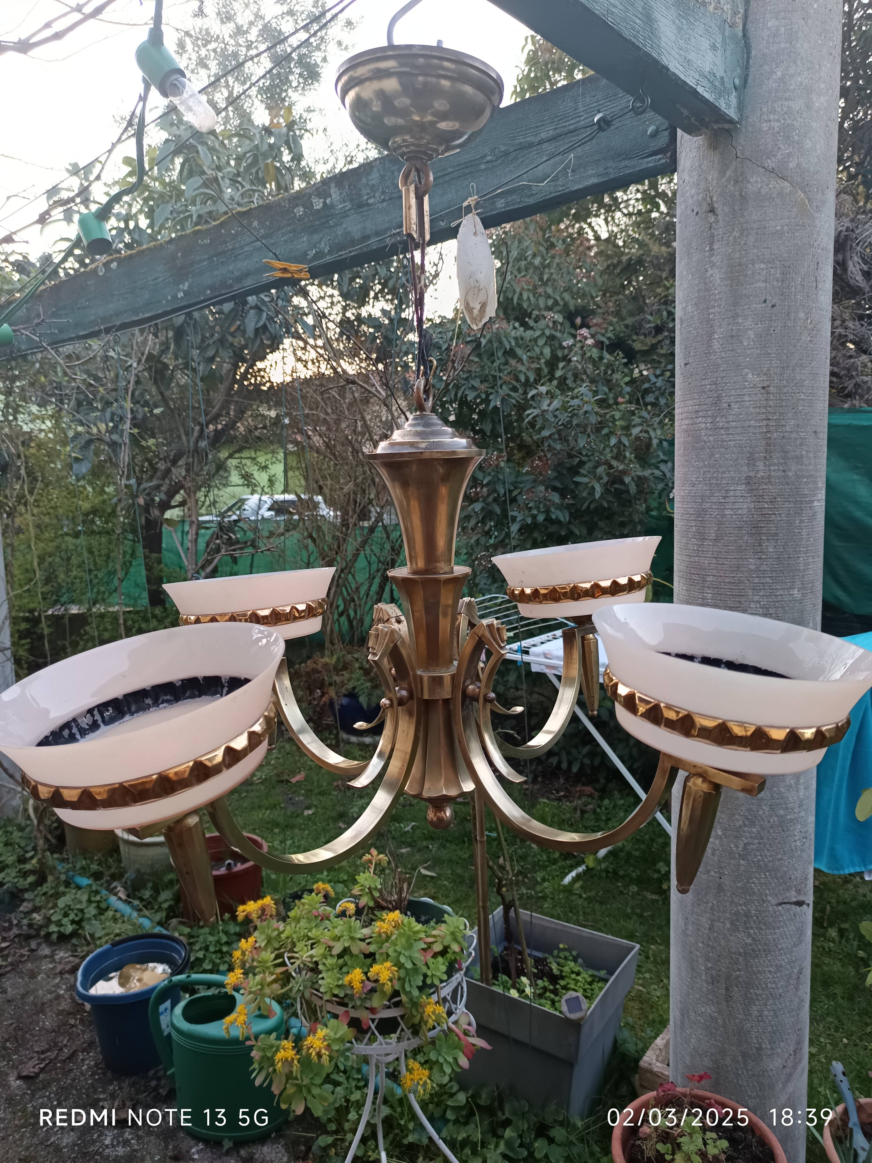 Art Deco chandelier with 4 lights in bronze and opaline.
