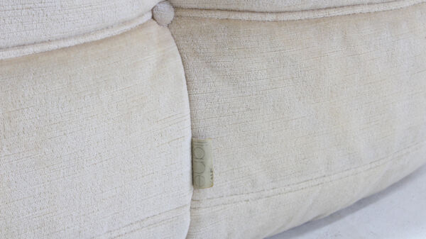 Fauteuil d'angle vintage Togo Ligne Roset en velours beige par Michel Ducaroy