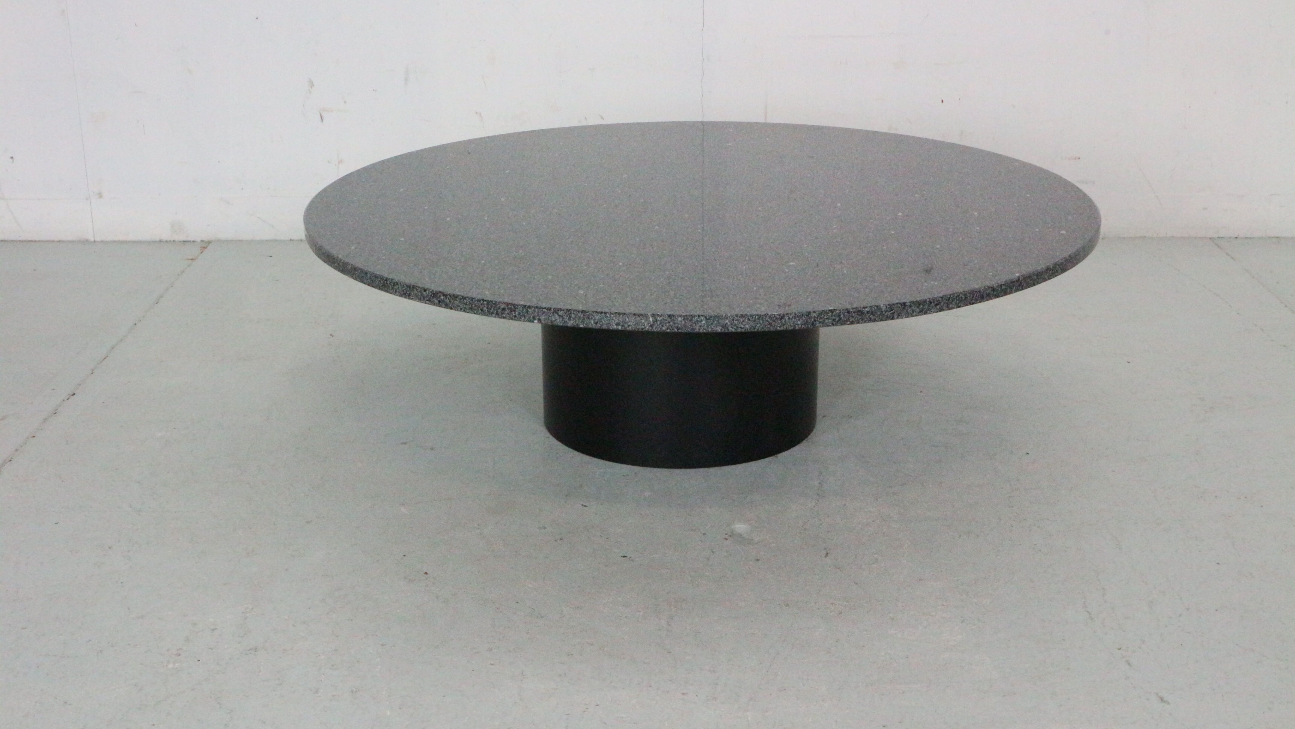 Mid-century  granite stone round coffee table, 1970's italy