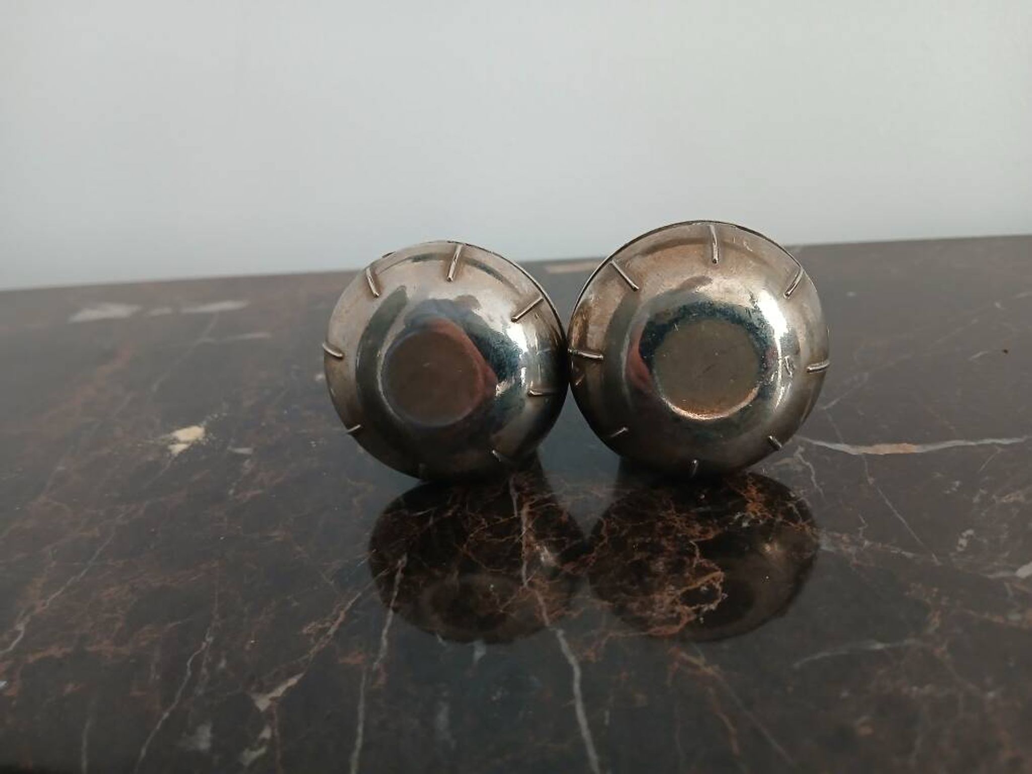 salière et poivrier en métal argenté - époque Art déco