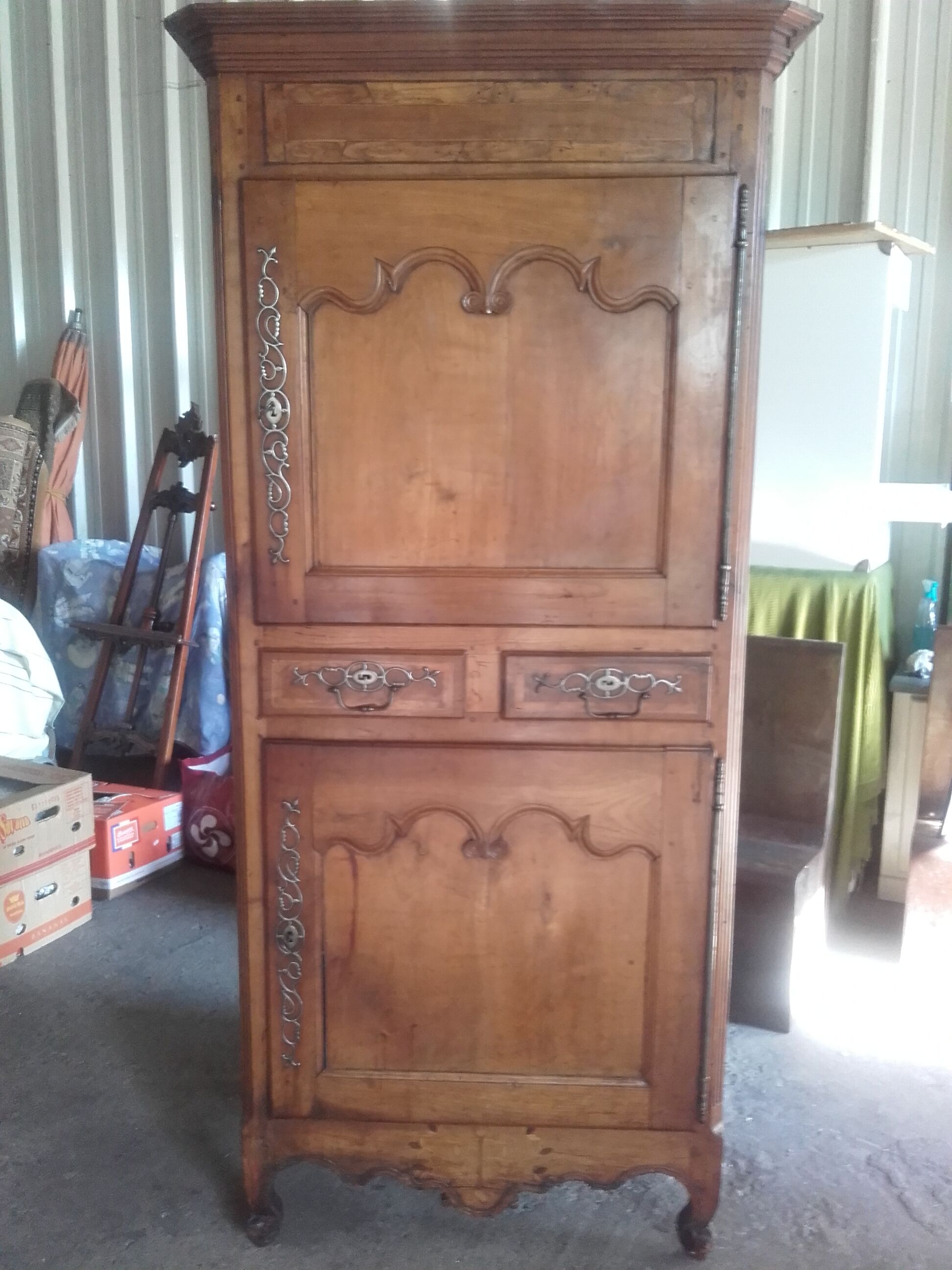 Wardrobe in 18th century walnut