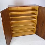 Armoire suspendue réalisée en teck par Børge Mogensen