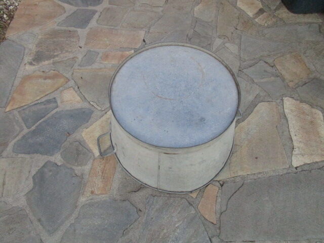 Basin in ancient zinc
