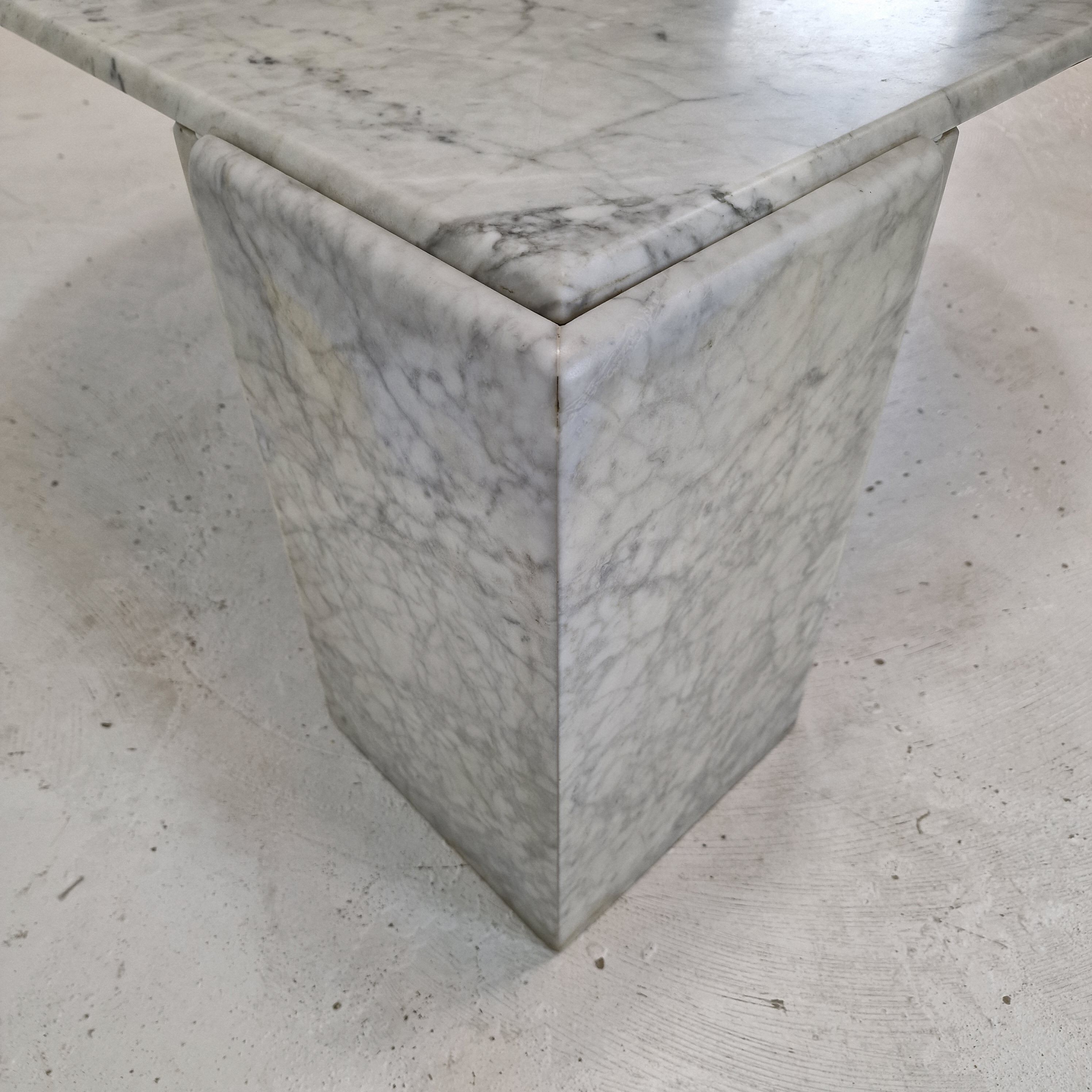 Italian Teardrop Shaped Marble Coffee Table, 1980s