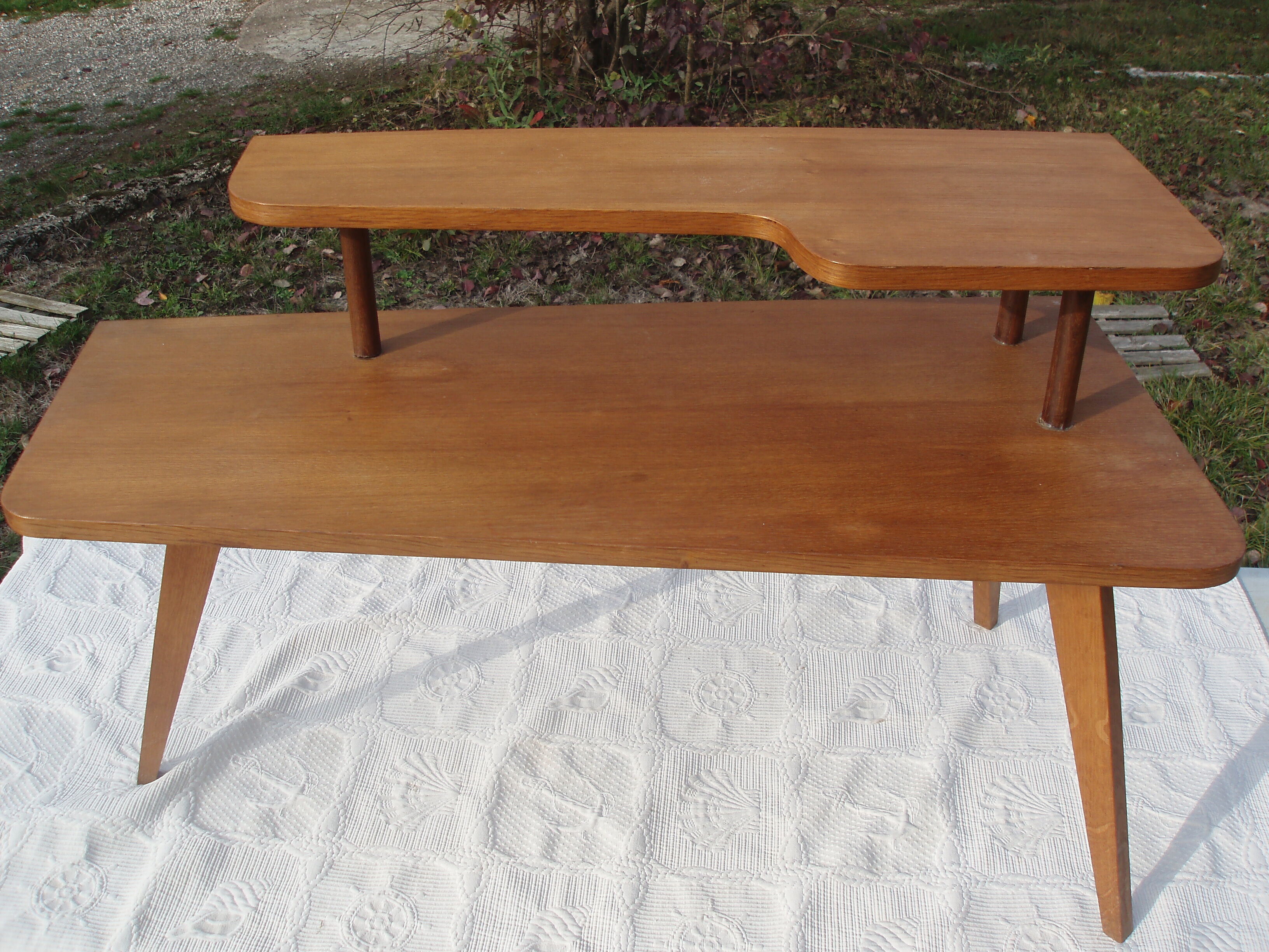 Small tripod shelf Vintage double tray