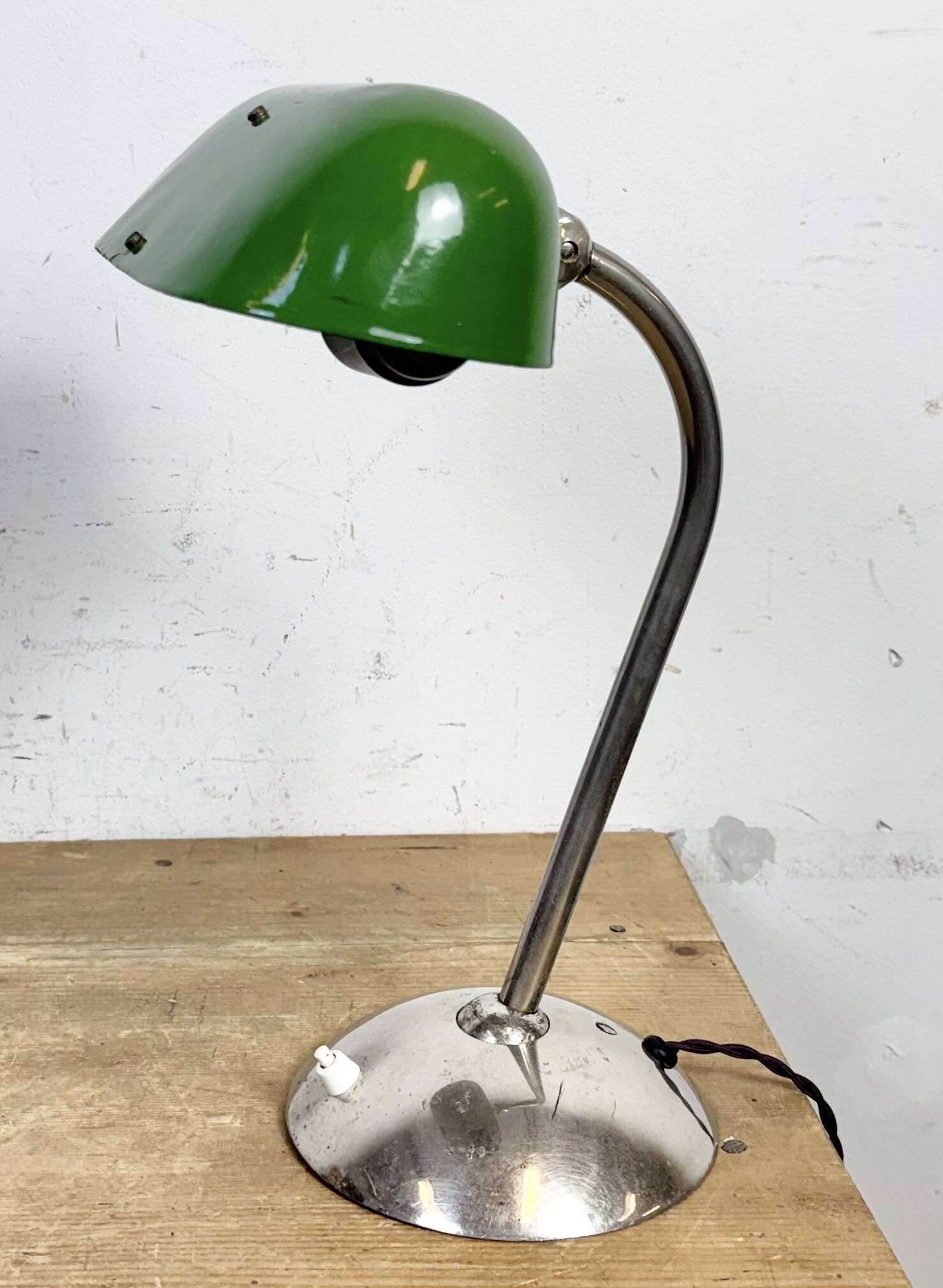 Vintage Green Enamel Bankers Table Lamp, 1950s