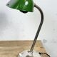 Lampe de table de banquier vintage en émail vert, années 1950